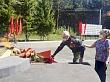 Жители района возложили цветы к памятникам Великой Отечественной войны